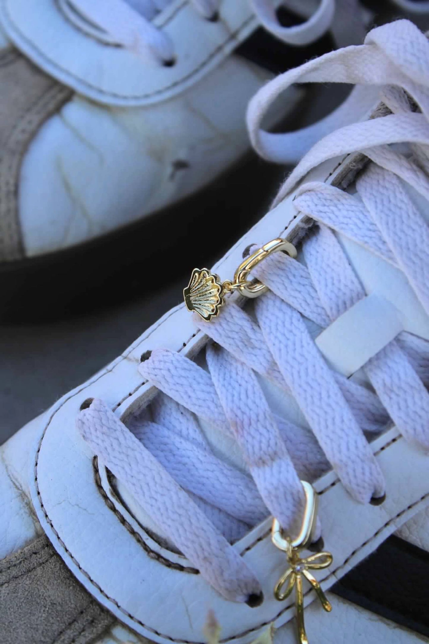 Shell shoe charm
